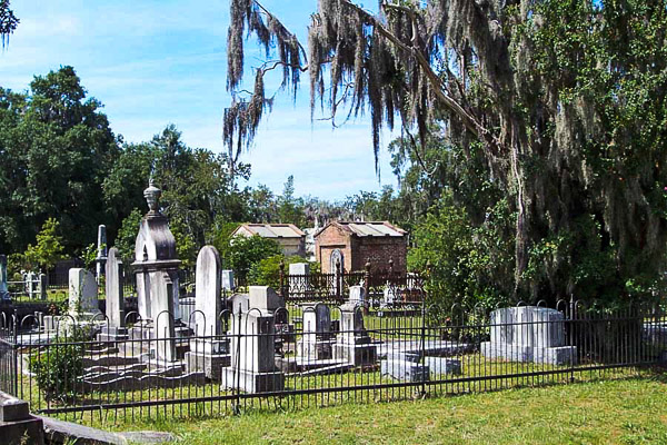 Fun things to do in Savannah : Laurel Grove Cemetery in Savannah GA. 